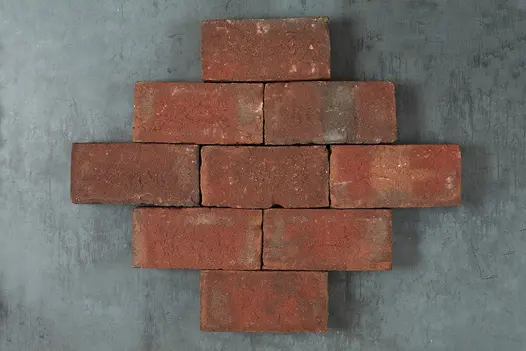 9 Old English clay pavers laid face-up to form a geometric shape of 5 rows comprising 1, 2 or 3 bricks. Free UK delivery available.